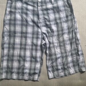 South Pole Men's Light Gray Plaid Shorts